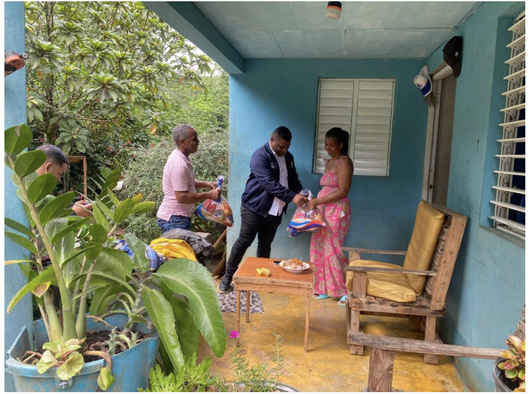 NUESTRO ALCALDE CARLOS MONTAÑO BRINDANDO APOYO, ESPERANZA Y SOLUCIONES A QUIENES LOS NECESITA TRAS EL PASO DE LA TORMENTA MELISSA